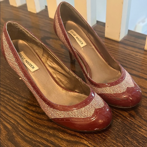Steve Madden Burgundy and Cream Heels - Picture 1 of 3
